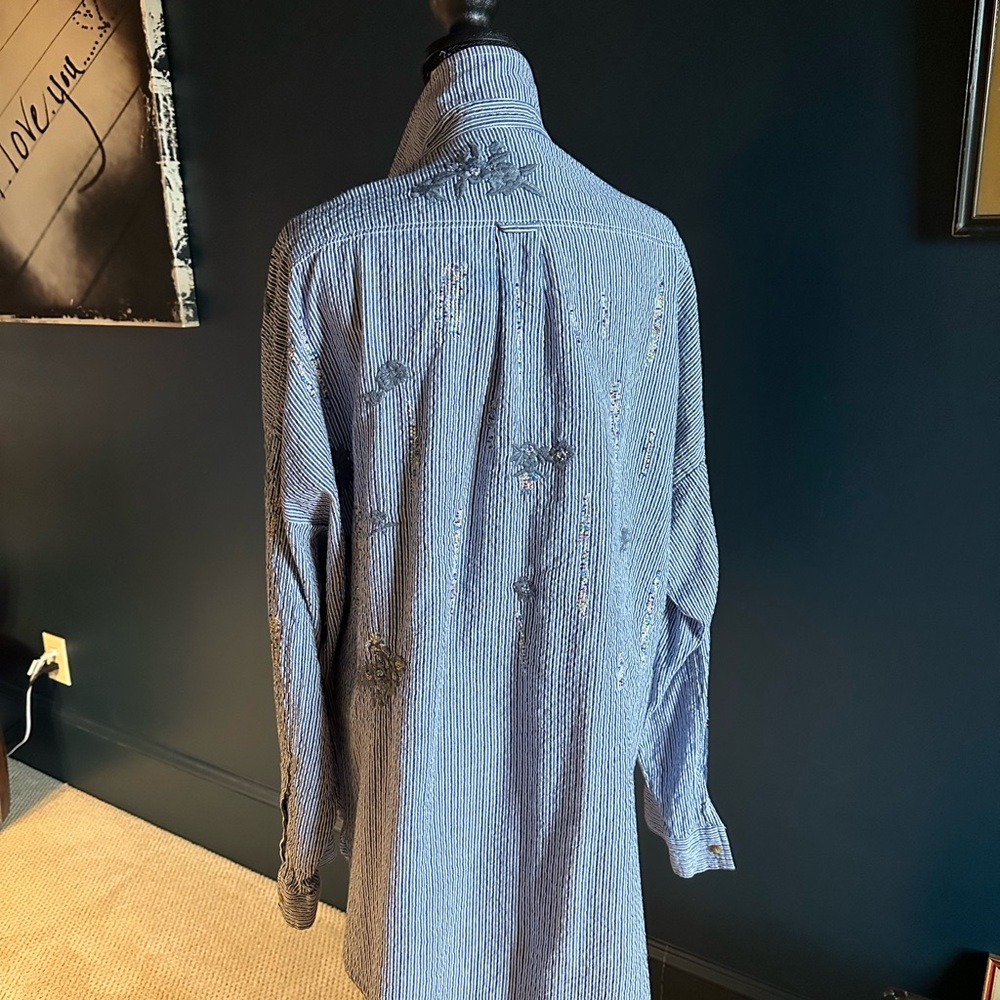 Pilcro Embroidered Button Down Shirt - Picture 6 of 9